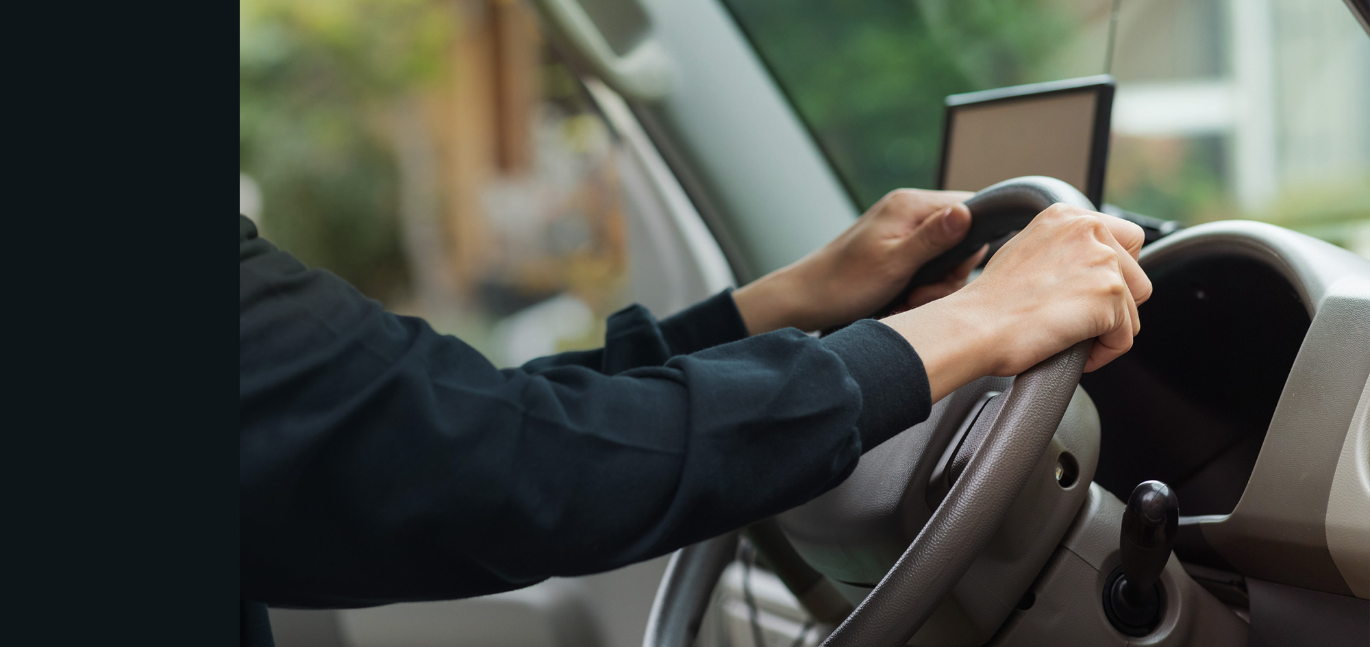 運ぶのは荷物だけじゃない。信頼と責任を胸に、今日も走り続ける。～安全第一の運行で物流を支える、有限会社ナンユー～